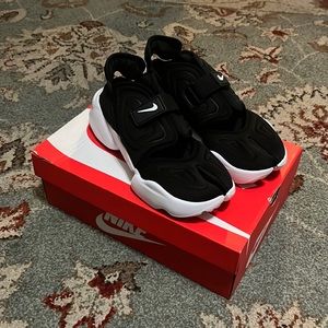 Nike Aqua Rift Black/White W 10.5 M 9